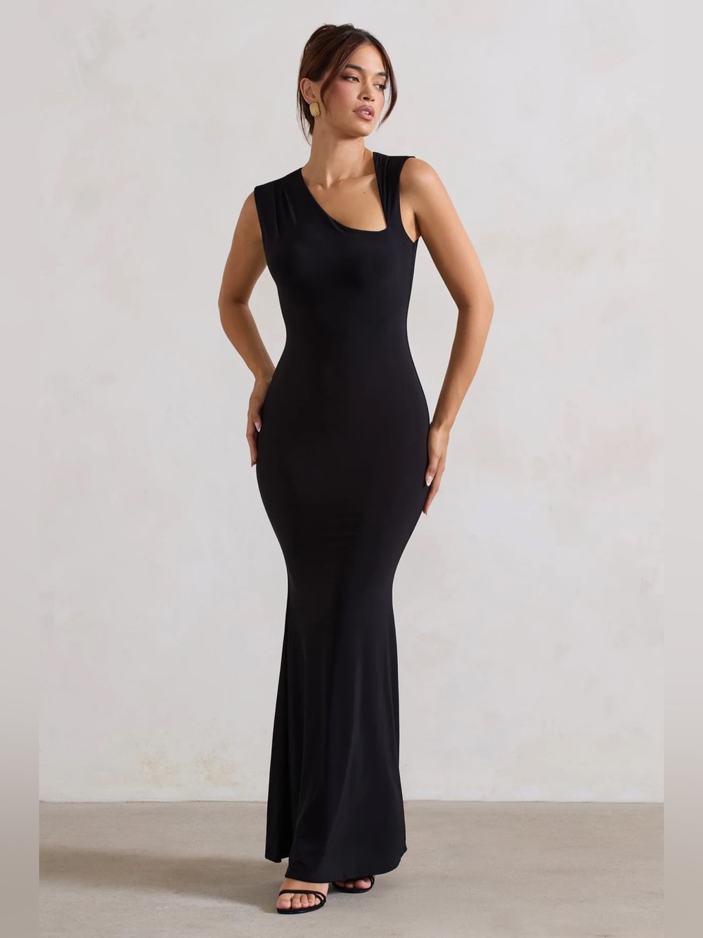 BEHIND THE SCENES
Black Sleeveless Cut-Out Maxi Dress